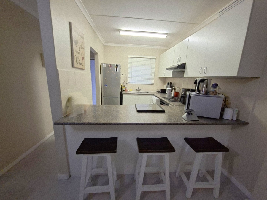 2 Bedroom Property for Sale in Vredekloof East Western Cape